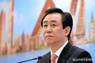 阿诺德：现在谈论冠军争夺还为时尚早 我享受在中场踢球